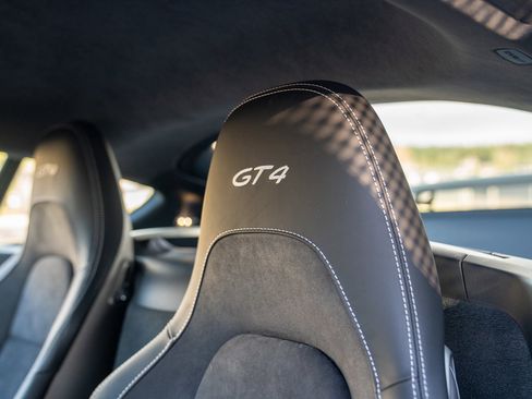 Used 2021 Porsche 718 Cayman GT4 image 13