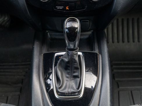 Used 2018 Nissan Rogue SV FWD image 27