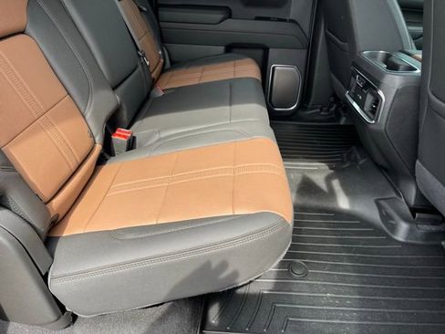 Used 2024 Chevrolet Silverado 1500 High Country AWD/4WD image 13