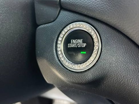 Used 2019 Chevrolet Equinox LT FWD image 22
