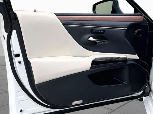 Certified 2025 Lexus ES 350 w/ Premium Package FWD image 22