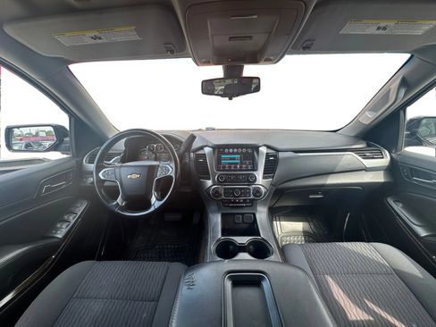 Used 2017 Chevrolet Suburban LS RWD image 14