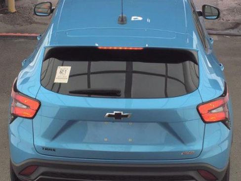 Used 2025 Chevrolet Trax RS FWD image 5