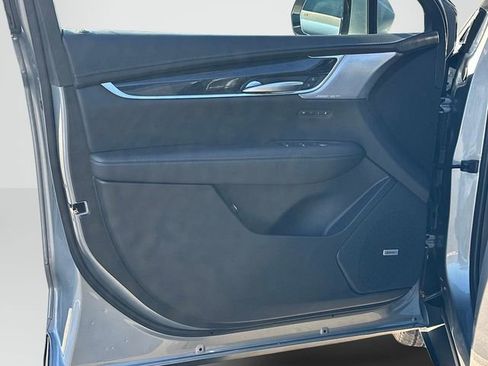 Certified 2025 Cadillac XT5 Premium Luxury image 13
