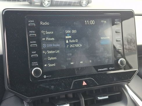 Certified 2022 Toyota Venza XLE image 17