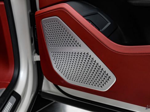 Used 2022 Lamborghini Urus image 97