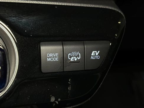 Used 2022 Toyota Prius Prime LE FWD image 30