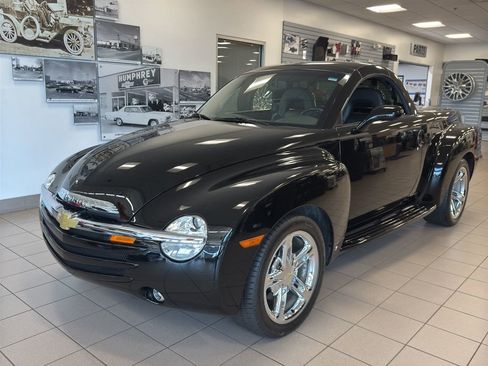 Used 2006 Chevrolet SSR w/ Preferred Equipment Group image 23
