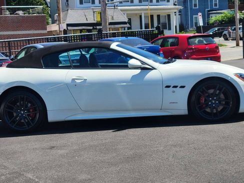 Used 2015 Maserati GranTurismo Sport RWD image 13