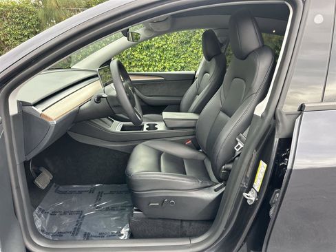 Used 2024 Tesla Model Y Long Range image 11