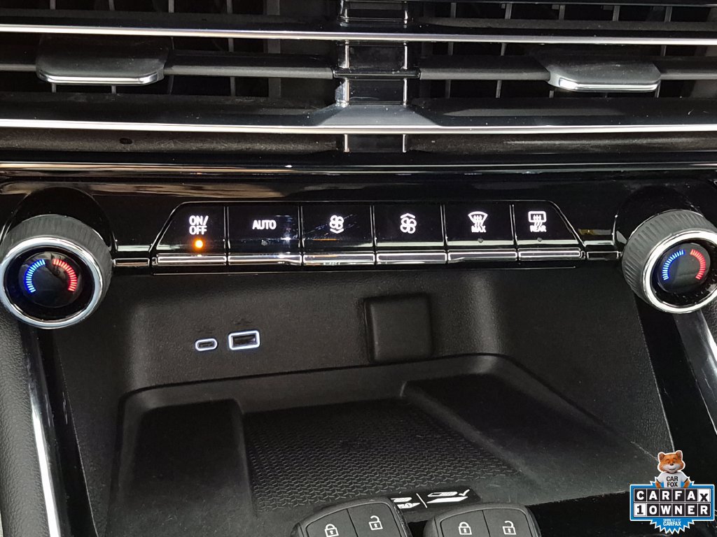 Used 2024 Chevrolet Traverse LT w/ Trailering Package AWD/4WD image 19