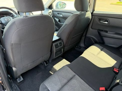 Used 2025 Nissan Rogue SV FWD image 20