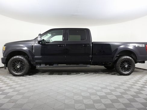 Used 2022 Ford F250 Lariat w/ Black Appearance Package image 2