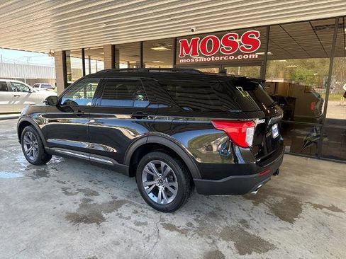 Certified 2023 Ford Explorer XLT w/ Equipment Group 202A image 6