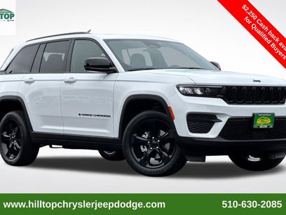 New 2025 Jeep Grand Cherokee Laredo