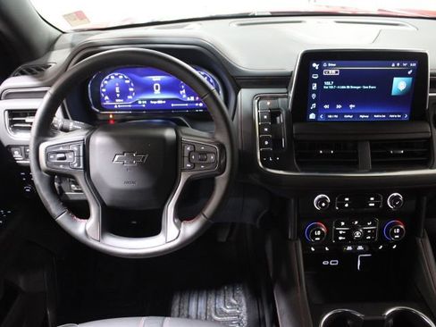 Used 2024 Chevrolet Suburban RST w/ Luxury Package AWD/4WD image 31