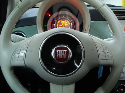 Used 2013 FIAT 500 Pop FWD image 21