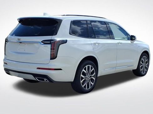 Used 2023 Cadillac XT6 Sport w/ Technology Package AWD/4WD image 6