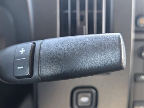 Used 2023 GMC Savana 2500 w/ Driver Convenience Package image 9