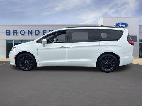 Used 2021 Chrysler Pacifica Touring-L w/ Uconnect Theater Family Group FWD image 1