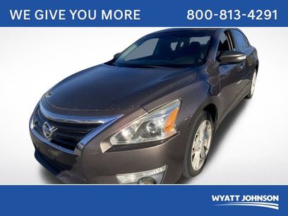 Used 2013 Nissan Altima 2.5 SL w/ Technology Pkg