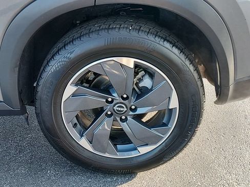 Certified 2024 Nissan Rogue SV FWD image 17