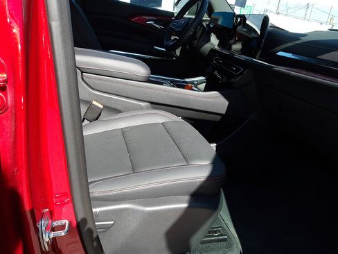 Certified 2025 Chevrolet Traverse Z71 w/ Driver Confidence Package image 11