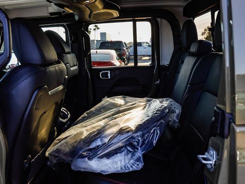 New 2026 Jeep Gladiator Rubicon AWD/4WD image 23