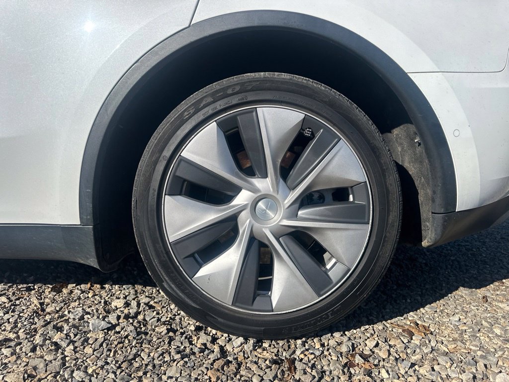 Used 2021 Tesla Model Y Long Range AWD/4WD image 5