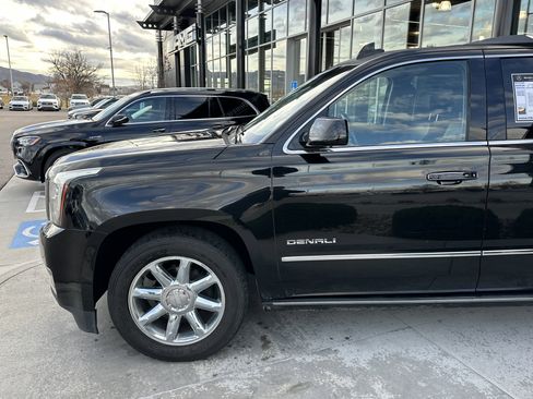 Used 2015 GMC Yukon XL Denali w/ Premium Package image 9