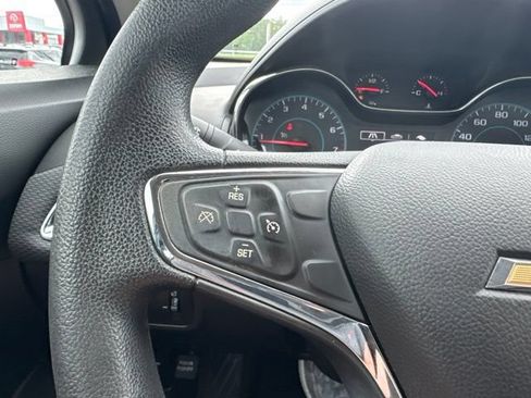 Used 2018 Chevrolet Cruze LT w/ Convenience Package FWD image 22