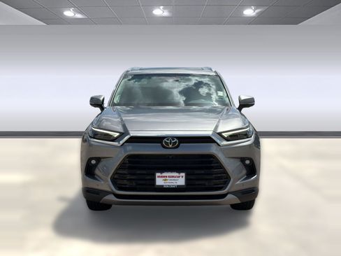 Used 2025 Toyota Grand Highlander FWD image 6