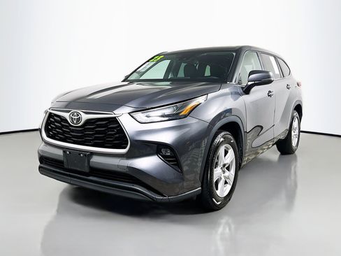 Used 2023 Toyota Highlander LE image 10