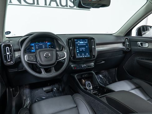 New 2026 Volvo XC40 B5 Plus w/ Protection Package Premier AWD/4WD image 16