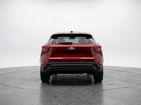 Used 2025 Chevrolet Trax LT w/ LT Convenience Package image 7