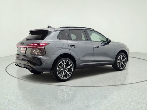 New 2026 Audi Q3 quattro 2.0T AWD/4WD image 5