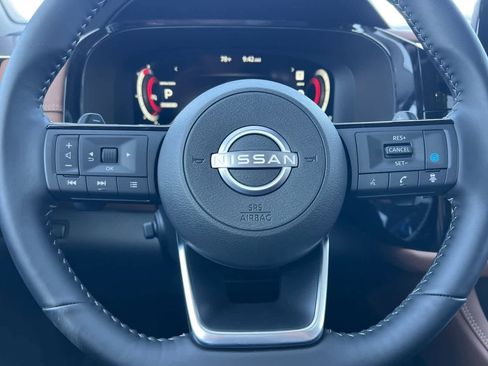 New 2025 Nissan Pathfinder Platinum image 28