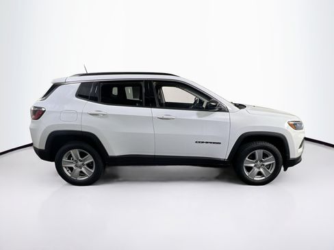 Used 2022 Jeep Compass Latitude w/ Convenience Group AWD/4WD image 4