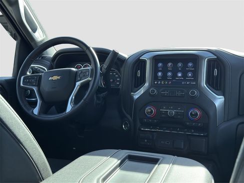 Used 2022 Chevrolet Silverado 2500 LTZ w/ LTZ Plus Package image 17