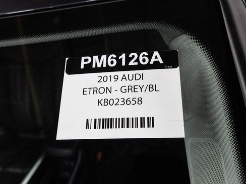 Used 2019 Audi e-tron Prestige image 40