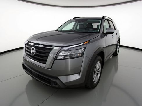 Used 2025 Nissan Pathfinder SV AWD/4WD image 3