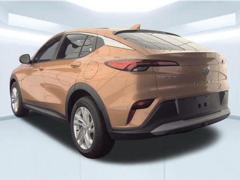 Used 2024 Buick Envista Preferred image 4