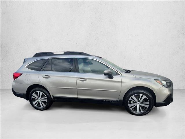 Used 2018 Subaru Outback 3.6R Limited AWD/4WD image 4