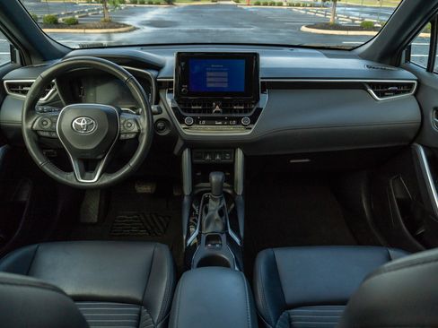 Used 2024 Toyota Corolla Cross AWD Hybrid w/ Convenience Package image 21