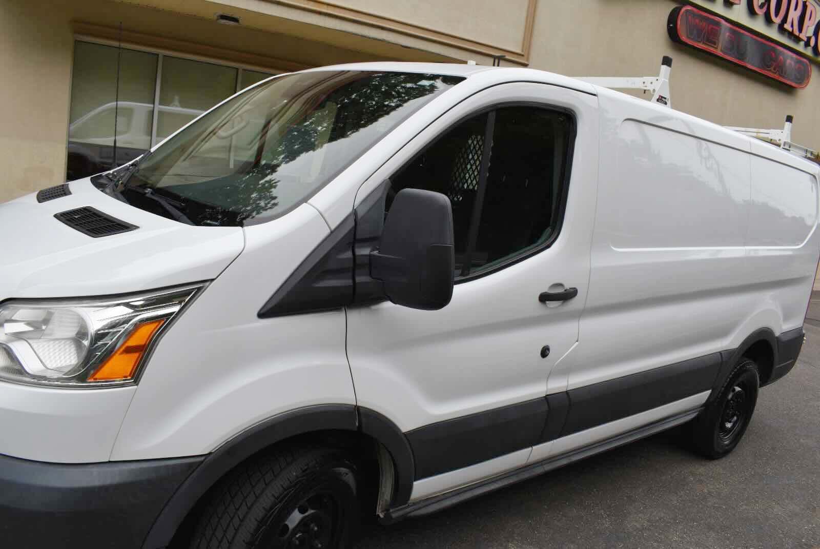 Used 2017 Ford Transit 250 130 Low Roof w/ Exterior Upgrade Package RWD image 29