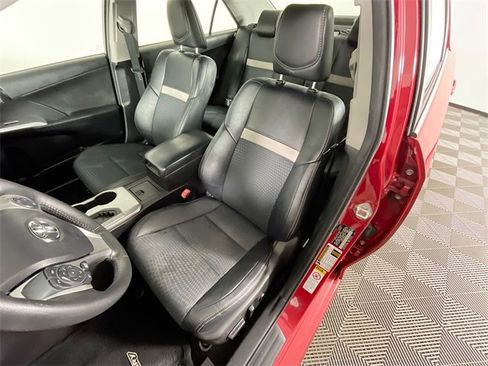Used 2014 Toyota Camry SE image 20