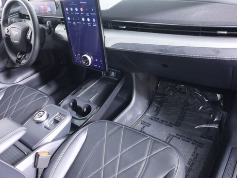 Used 2022 Ford Mustang Mach-E Select image 41
