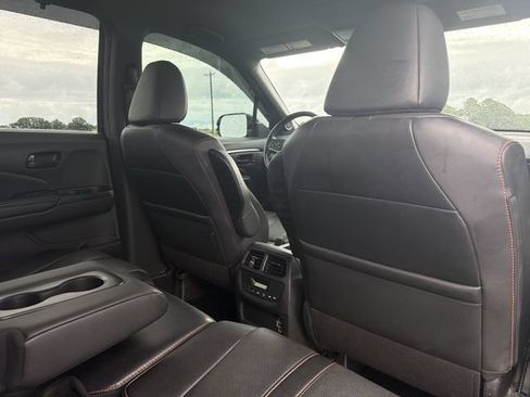 Used 2022 Honda Pilot TrailSport image 18