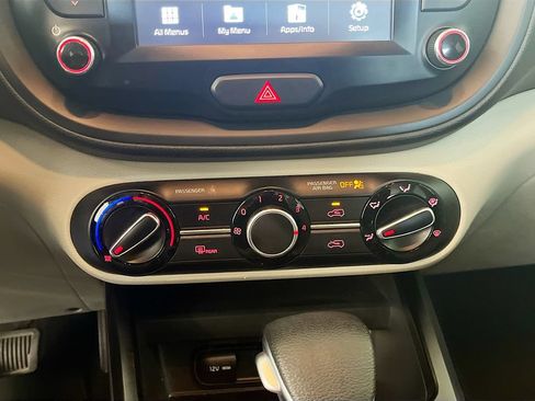 Used 2020 Kia Soul S FWD image 15