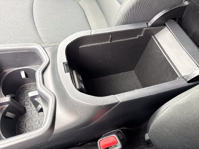Used 2025 Toyota RAV4 XLE AWD/4WD image 23